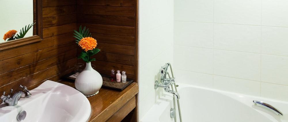 Riverhouse-The Teak House 매사리앙 외부 사진